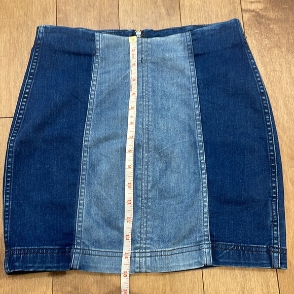 Free People Two Tone black panel denim jean mini Skirt Stretchy Tight sz 6 - Picture 8 of 13
